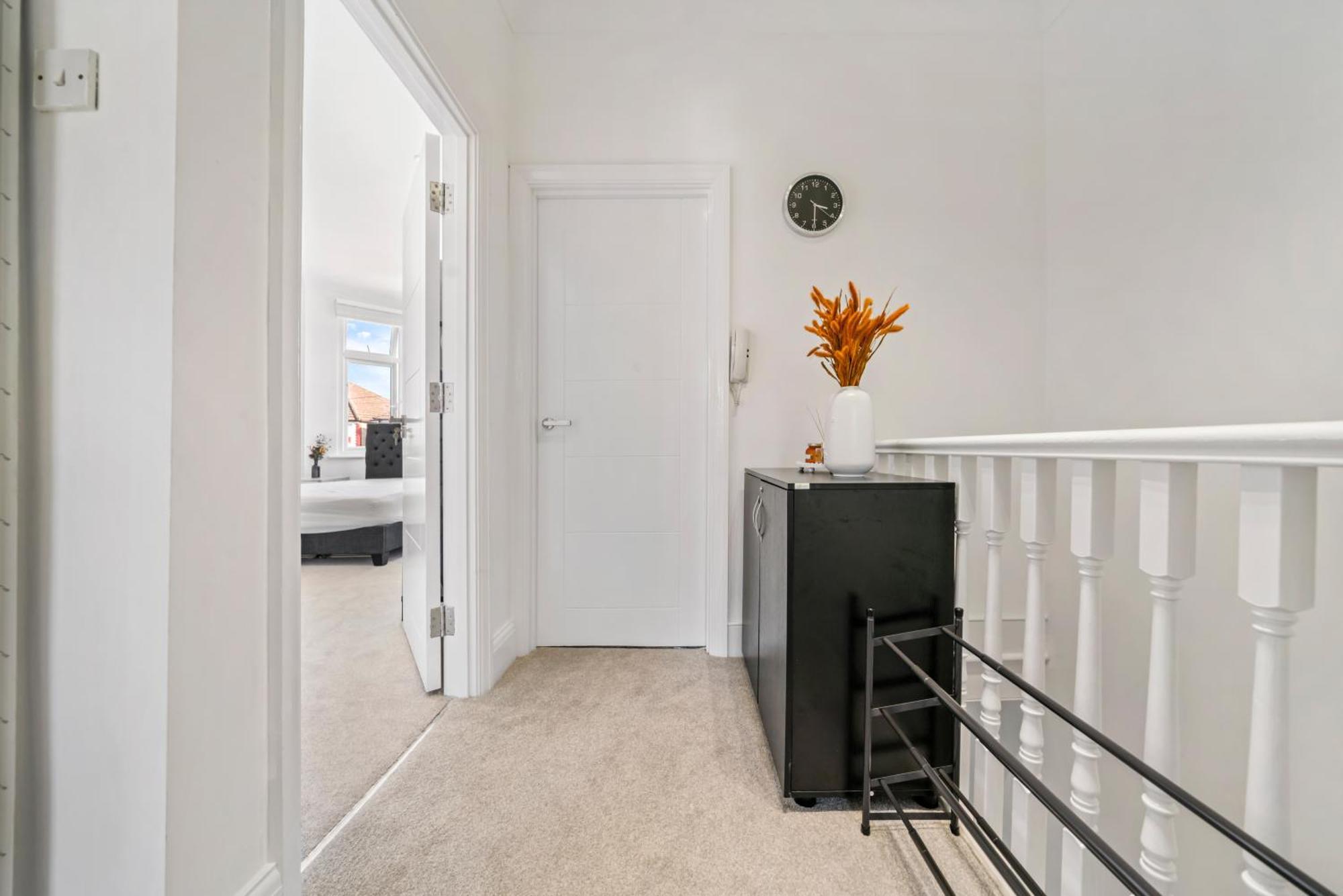 2025 Award Winning - 2 Bedroom Luxury Apartment Next To Wembley Stadium Лондон Екстериор снимка
